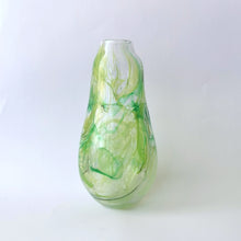 Indlæs billede til gallerivisning Swirley vase, Erantis 2023
