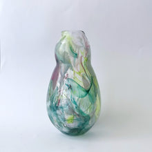 Indlæs billede til gallerivisning Swirley vase, Forår 2023
